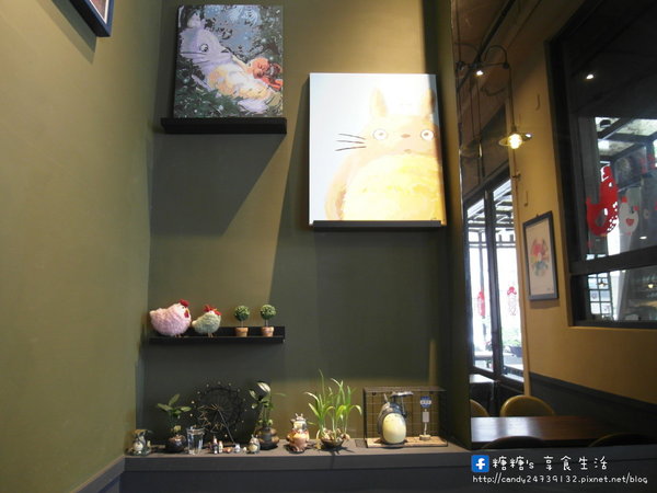 MT49 CAF'E 芒果樹49號咖啡店:〖台中│美食〗MT49 CAFE' 芒果樹49號咖啡店 ❤ 店裡頭滿滿的龍貓擺飾,根本是龍貓迷的天堂~鬆餅好好吃,不添加鬆餅粉、發粉及蘇打粉,糖糖超激推!還有現場冰球秀~