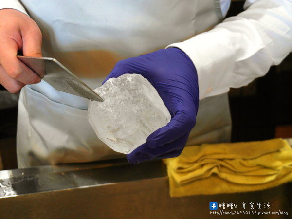 MT49 CAF'E 芒果樹49號咖啡店:〖台中│美食〗MT49 CAFE' 芒果樹49號咖啡店 ❤ 店裡頭滿滿的龍貓擺飾,根本是龍貓迷的天堂~鬆餅好好吃,不添加鬆餅粉、發粉及蘇打粉,糖糖超激推!還有現場冰球秀~