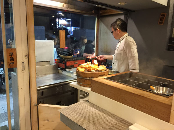 [台北松山美食]新食館 備長炭燒肉丼 關東煮 咖哩 乾淨舒服日式料理 近微風廣場