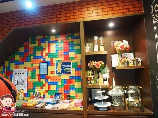 桃園中壢美食-星諾文創咖啡-超逼真的法鬥巧克力冰淇淋來了，怎麼可以吃狗狗~ @民宿女王芽月-美食.旅遊.全台趴趴走