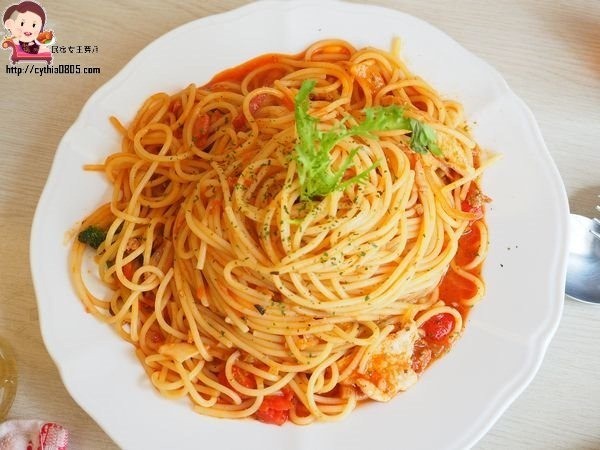 桃園中壢美食-星諾文創咖啡-超逼真的法鬥巧克力冰淇淋來了，怎麼可以吃狗狗~ @民宿女王芽月-美食.旅遊.全台趴趴走