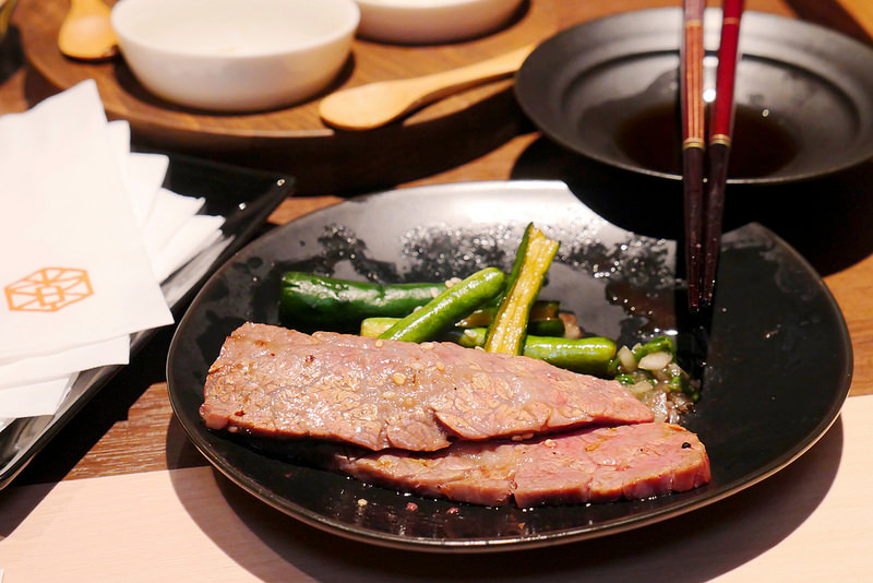 樂軒究極和牛燒肉 :豪華一頭牛燒肉不用到東京!自慢牛一頭盛合全9+黑毛和牛雙人4800元一次吃到厚切牛舌 橫隔膜肉 三角肉 羽下肉 菲力沙朗 無骨牛小排等十種部位