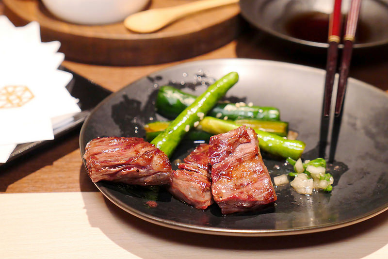 樂軒究極和牛燒肉 :豪華一頭牛燒肉不用到東京!自慢牛一頭盛合全9+黑毛和牛雙人4800元一次吃到厚切牛舌 橫隔膜肉 三角肉 羽下肉 菲力沙朗 無骨牛小排等十種部位