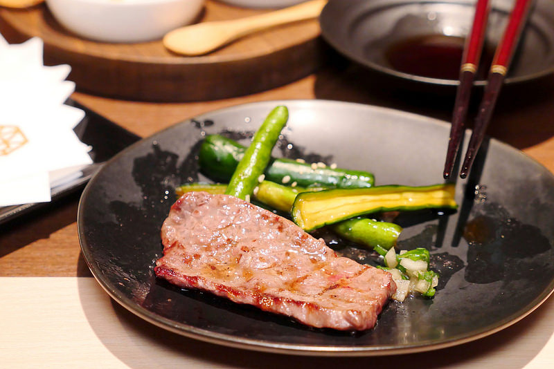 樂軒究極和牛燒肉 :豪華一頭牛燒肉不用到東京!自慢牛一頭盛合全9+黑毛和牛雙人4800元一次吃到厚切牛舌 橫隔膜肉 三角肉 羽下肉 菲力沙朗 無骨牛小排等十種部位