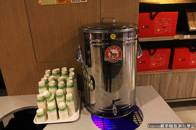 『嘉義大林景點』老楊方城市觀光工廠★老楊方塊酥主題觀光工廠/大型3D彩繪牆好好拍來嘉義必買的伴手禮