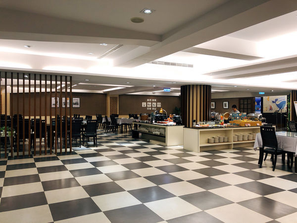 圓圓家睡外面-<嘉義親子飯店>海洋奇幻大冒險，嘉義冠閣大飯店，親子度假來這裡就對了!