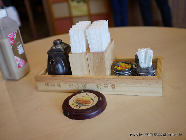 勝里日式炸豬排 かつ丼のかつさと(台中大遠百店-台灣二號店)：【食記】台中かつ丼のかつさと勝里日式炸豬排＠西屯TopCity大遠百大食代-捷運BRT新光遠百 : 來自愛知縣的名古屋風味, 有越級打怪的本錢？