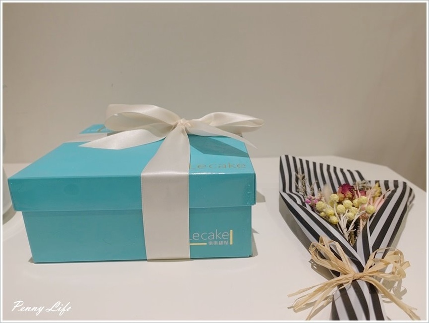 【甜點】樂樂甜點-台中低調時尚紅豆麻吉脆皮提拉米蘇 & 樂樂派對禮盒/食尚玩家推薦