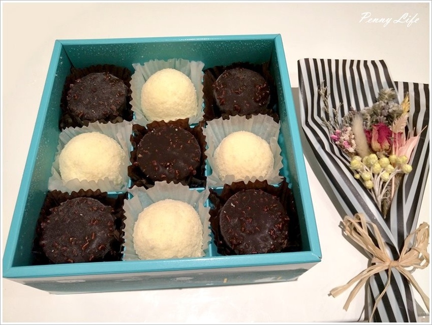 【甜點】樂樂甜點-台中低調時尚紅豆麻吉脆皮提拉米蘇 & 樂樂派對禮盒/食尚玩家推薦