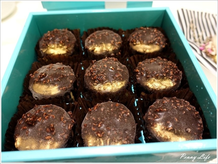 【甜點】樂樂甜點-台中低調時尚紅豆麻吉脆皮提拉米蘇 & 樂樂派對禮盒/食尚玩家推薦