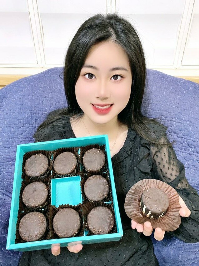 [分享]樂樂甜點脆皮提拉米蘇(9入/盒)1盒+爆漿雞蛋布丁蛋糕一盒