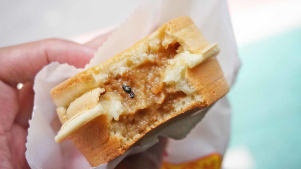 【台北美食】光華紅豆餅-吃了會讚不絕口的爆漿紅豆餅