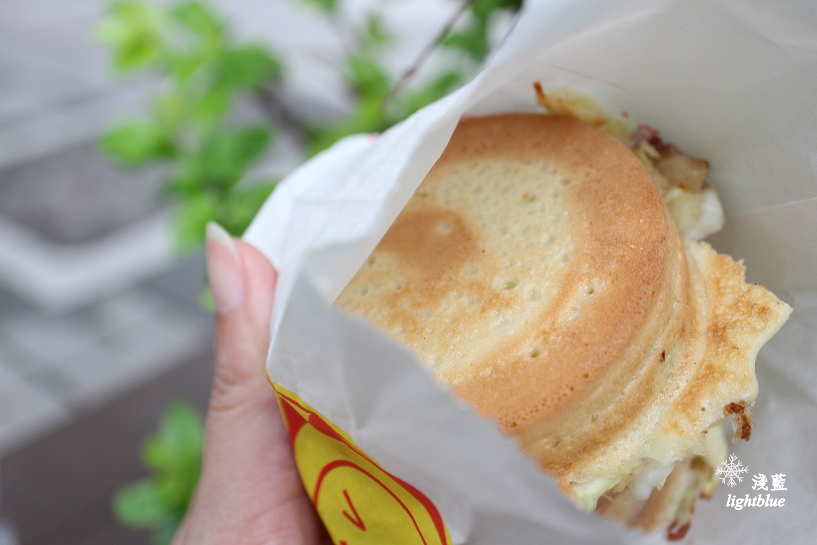 [ 忠孝新生站．光華商場美食 ] 淺藍 × 光華紅豆餅～總是大排長龍的銅板小點心