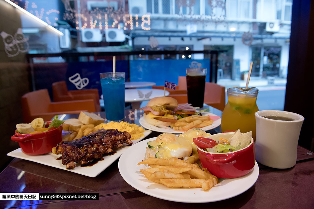 栢金 BIRKING：【板橋新埔站|栢金 BIRKING-Waffle.Brunch.Bistro】新埔捷運站3分鐘的高CP值早午餐選擇 1.6CM超厚厚切培根超好吃 (愛評體驗