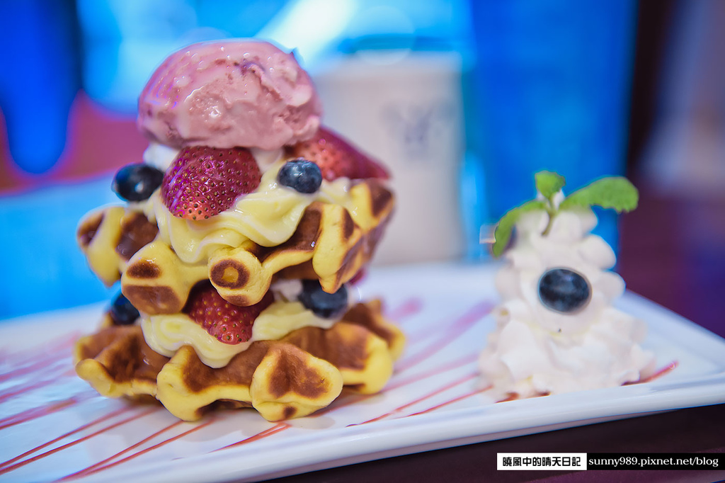 栢金 BIRKING：【板橋新埔站|栢金 BIRKING-Waffle.Brunch.Bistro】新埔捷運站3分鐘的高CP值早午餐選擇 1.6CM超厚厚切培根超好吃 (愛評體驗