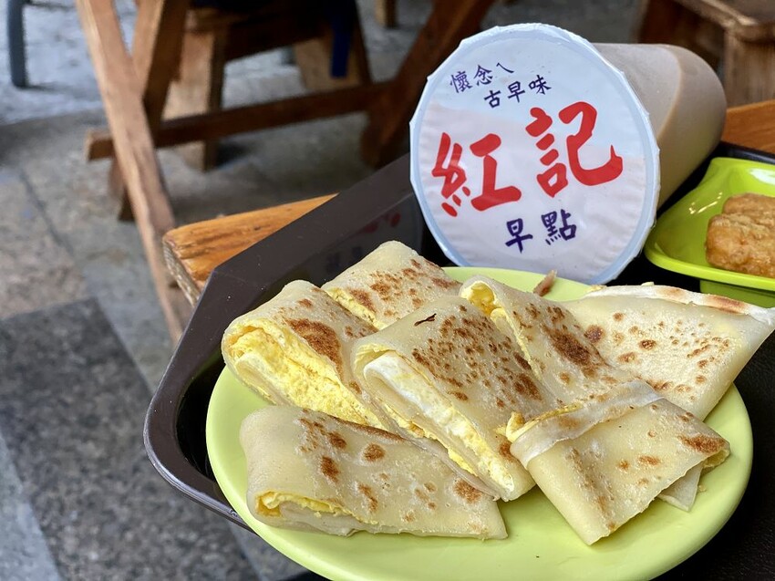 台南五妃街上超人氣早餐店.最愛牽絲起司蛋餅~金黃瀑布 超浮誇美味