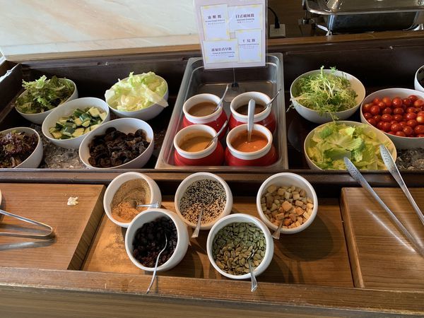 自助沙拉吧台 自助沙拉吧台