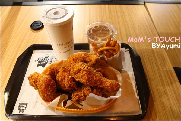 MOM'S TOUCH 맘스터치 - 나무위키：[食記]韓國炸雞領導品牌－MoM's TOUCH台南南台店、親民的價格給你不一樣的美味～