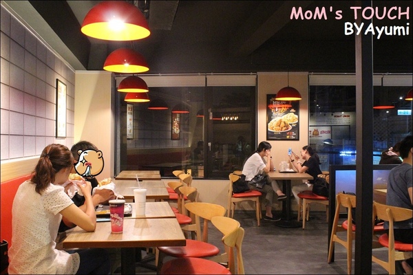 MOM'S TOUCH 맘스터치 - 나무위키：[食記]韓國炸雞領導品牌－MoM's TOUCH台南南台店、親民的價格給你不一樣的美味～
