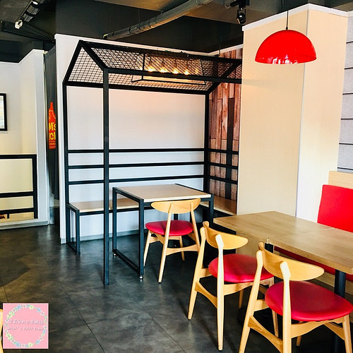 【台南美食】永康南台科大校園美食 ★ MoMs TOUCH ★ 韓式速食/漢堡/炸雞/年糕