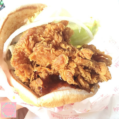 【台南美食】永康南台科大校園美食 ★ MoMs TOUCH ★ 韓式速食/漢堡/炸雞/年糕