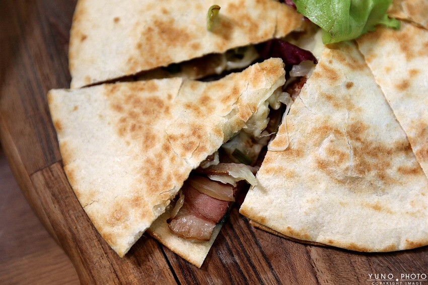 台中市南屯區美翻天!滿滿綠意環繞 森林系唯美玻璃屋城市秘境|The Cafe By 想台中(台中南屯約會餐廳推薦)