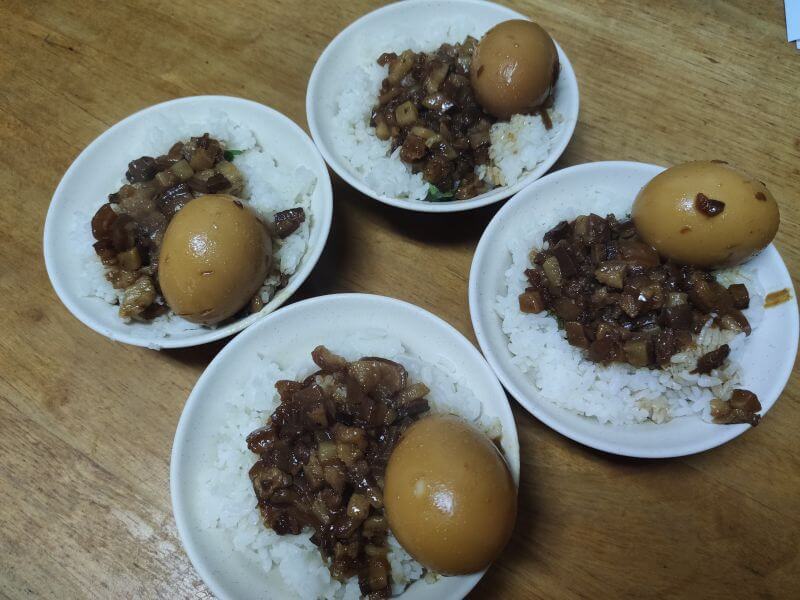 黑記鮮魚湯 肉燥飯+魯蛋