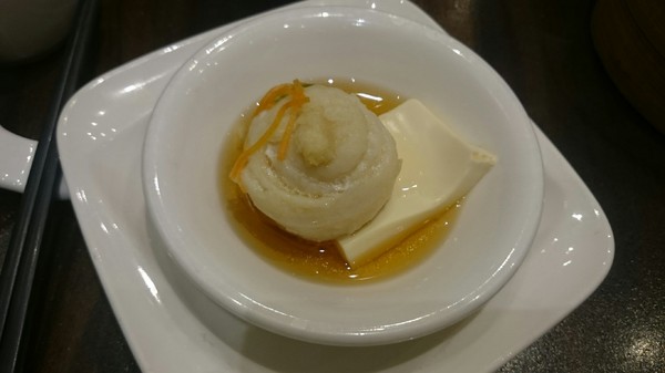 大八潮坊港式飲茶：高雄夢時代~大八潮坊港式飲茶自助百匯~港式點心推車~自助式取餐~吃到飽料理~好撐呀~