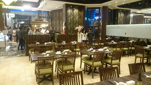 大八潮坊港式飲茶：高雄夢時代~大八潮坊港式飲茶自助百匯~港式點心推車~自助式取餐~吃到飽料理~好撐呀~