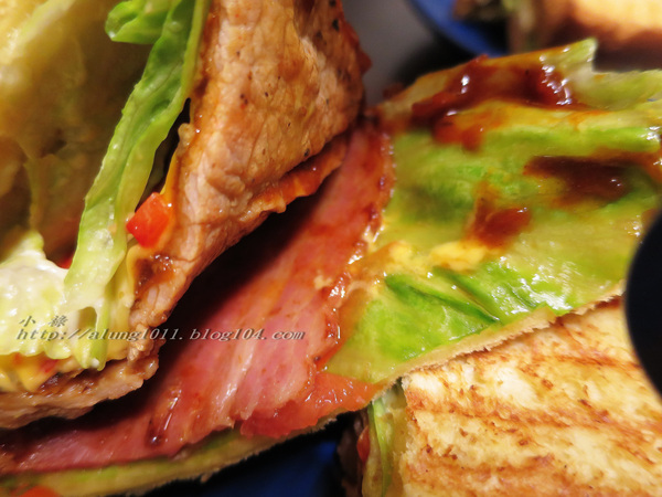 層層堆砌多層次口感~ ..Cheese Me手作帕尼尼