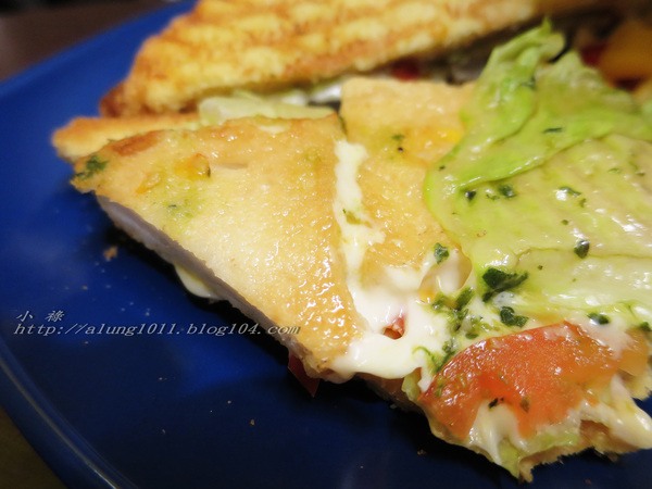 層層堆砌多層次口感~    ..Cheese Me手作帕尼尼