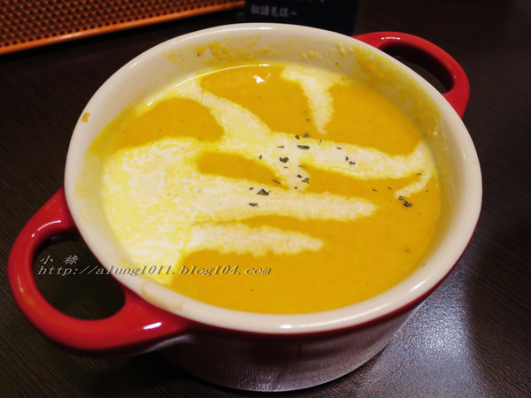 層層堆砌多層次口感~ ..Cheese Me手作帕尼尼