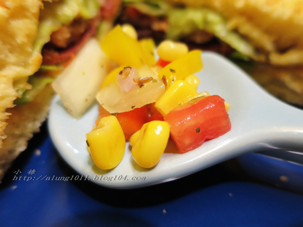 層層堆砌多層次口感~ ..Cheese Me手作帕尼尼