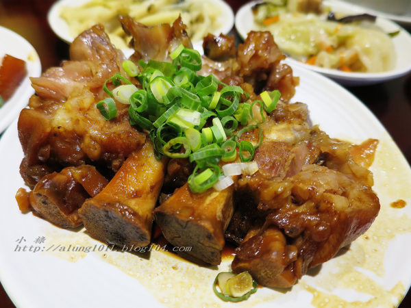 富足好實在 - ..古早味的豬腳