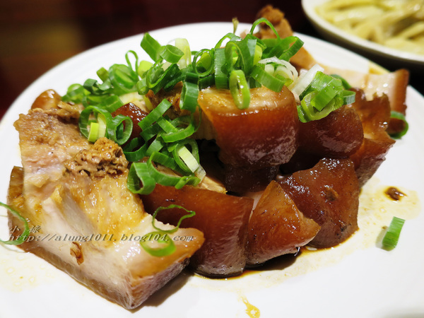 富足好實在 - ..古早味的豬腳