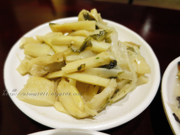 富足好實在 - ..古早味的豬腳