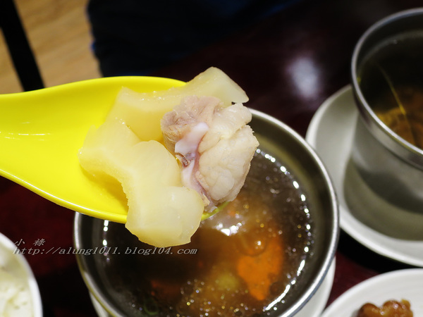 富足好實在 - ..古早味的豬腳