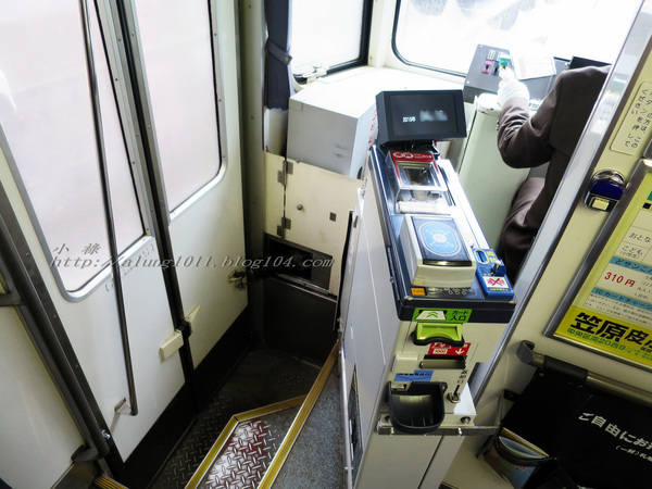 北國の旅 8. ..細雨。札幌。電車~