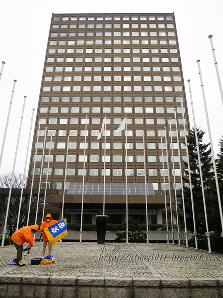 北國の旅 8. ..細雨。札幌。電車~
