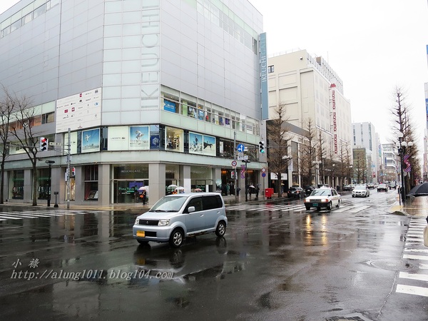 北國の旅 8. ..細雨。札幌。電車~