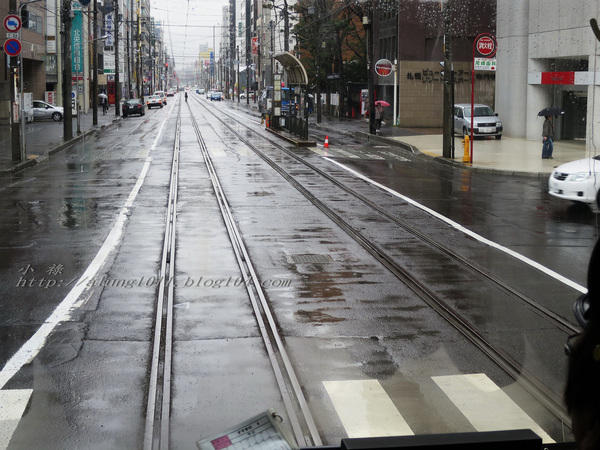 北國の旅 8. ..細雨。札幌。電車~