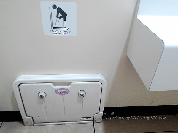 北國の旅 8. ..細雨。札幌。電車~