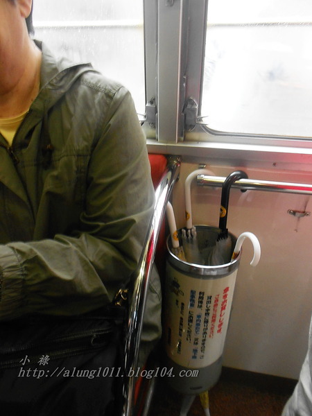 北國の旅 8. ..細雨。札幌。電車~