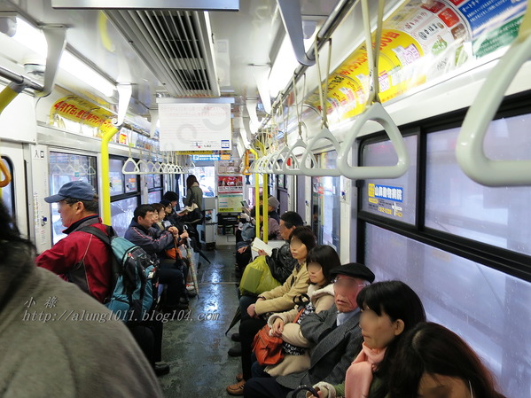北國の旅 8. ..細雨。札幌。電車~