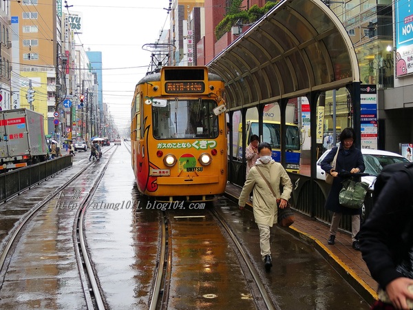 北國の旅 8. ..細雨。札幌。電車~