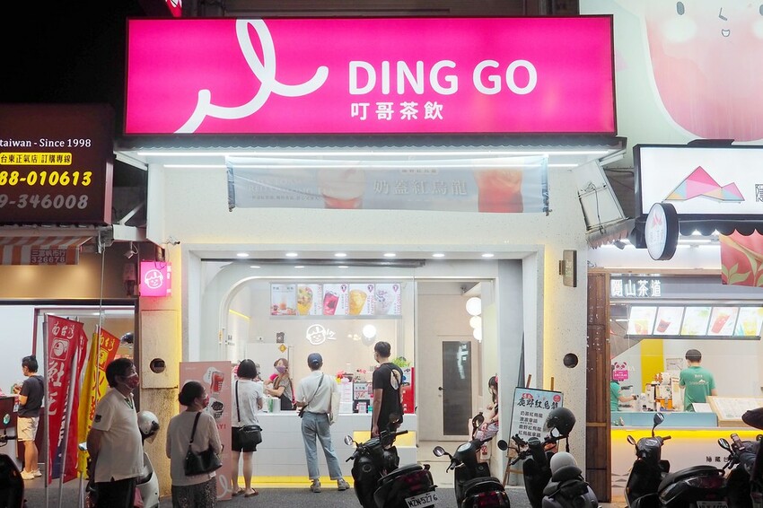 酥香好吃的便宜噴汁炸雞,放冷也好吃有點厲害,在地人也推薦的排隊炸雞店♥阿鋐炸雞♥