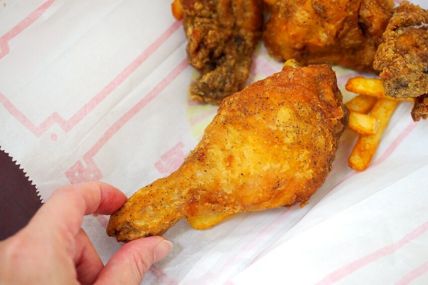 ▲台東美食人氣小吃推薦:阿鋐炸雞 /加小菲 提供、WalkerLand窩客島整理