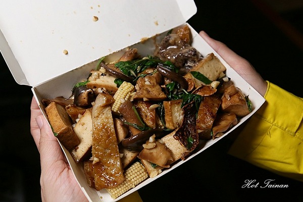 懷舊冰糖滷味：【台南美食】邊緣人獨享！水仙宮旁的懷舊風熱炒冰糖尬滷味