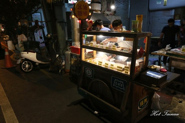 懷舊冰糖滷味：【台南美食】邊緣人獨享！水仙宮旁的懷舊風熱炒冰糖尬滷味
