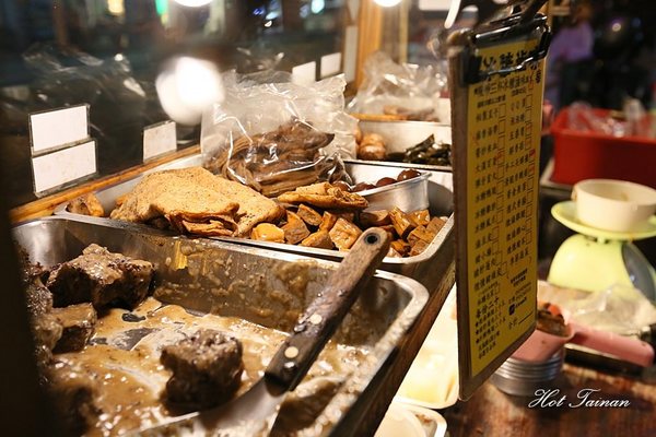 懷舊冰糖滷味：【台南美食】邊緣人獨享！水仙宮旁的懷舊風熱炒冰糖尬滷味